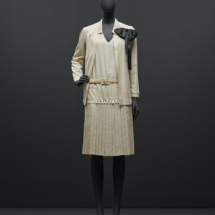 Gabrielle Chanel, Dress and jacket, silk taffeta. SpringSummer 1926 © CHANEL Photo Nicholas Alan Cope Gabrielle Chanel, Dress and jacket, silk taffeta. SpringSummer 1926 © CHANEL Photo Nicholas Alan Cope